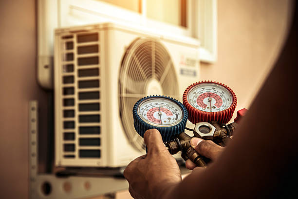 Professional Hvac technician working in Stockbridge, GA